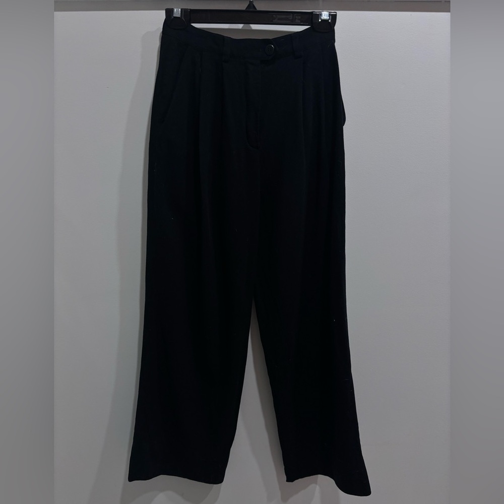 Escada 100% wool tapered pants